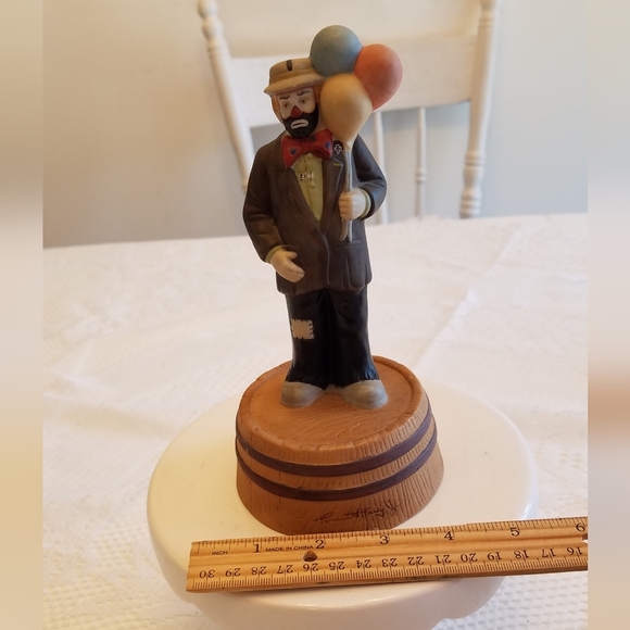 Emmett Kelly Jr Figurine Man Balloons Music Box - Picture 9 of 10